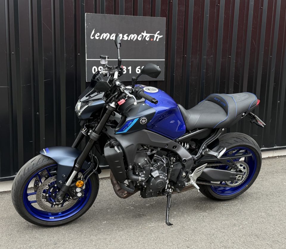 YAMAHA MT-09 10
