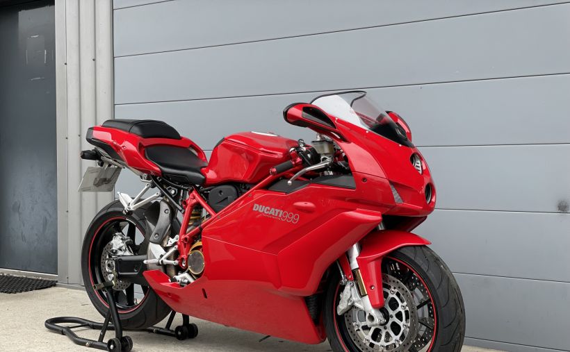 DUCATI 999 1