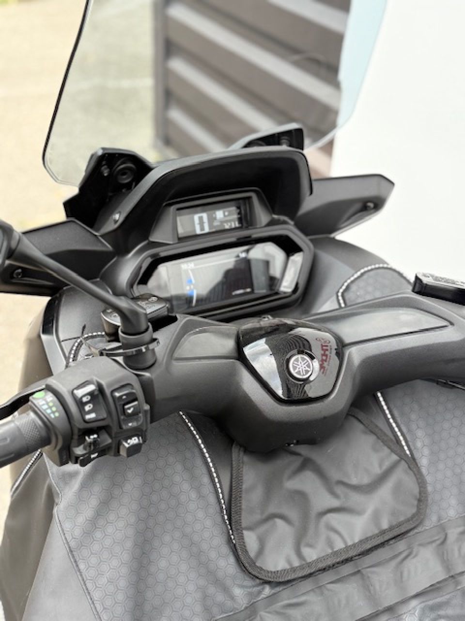 YAMAHA XMAX 125 TECH MAX 7