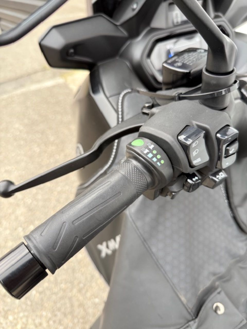 YAMAHA XMAX 125 TECH MAX 8