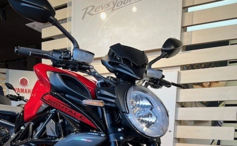MV AGUSTA BRUTALE 800 2