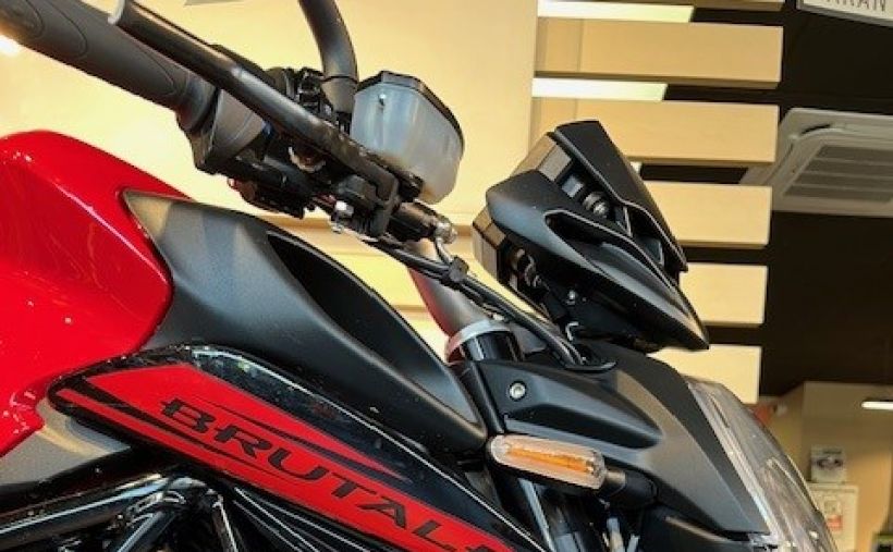 MV AGUSTA BRUTALE 800 3