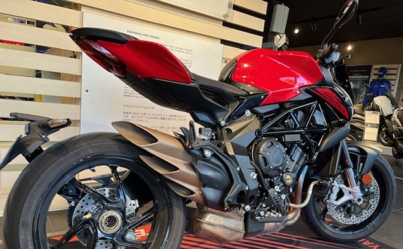 MV AGUSTA BRUTALE 800 5