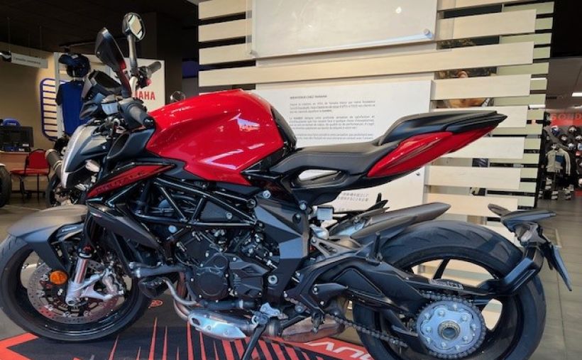 MV AGUSTA BRUTALE 800 7