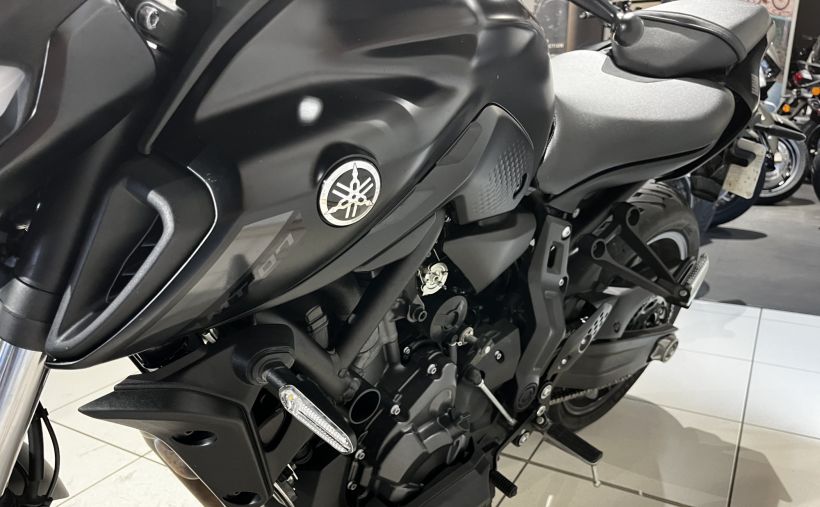 YAMAHA MT-07 (47.5CV) 4
