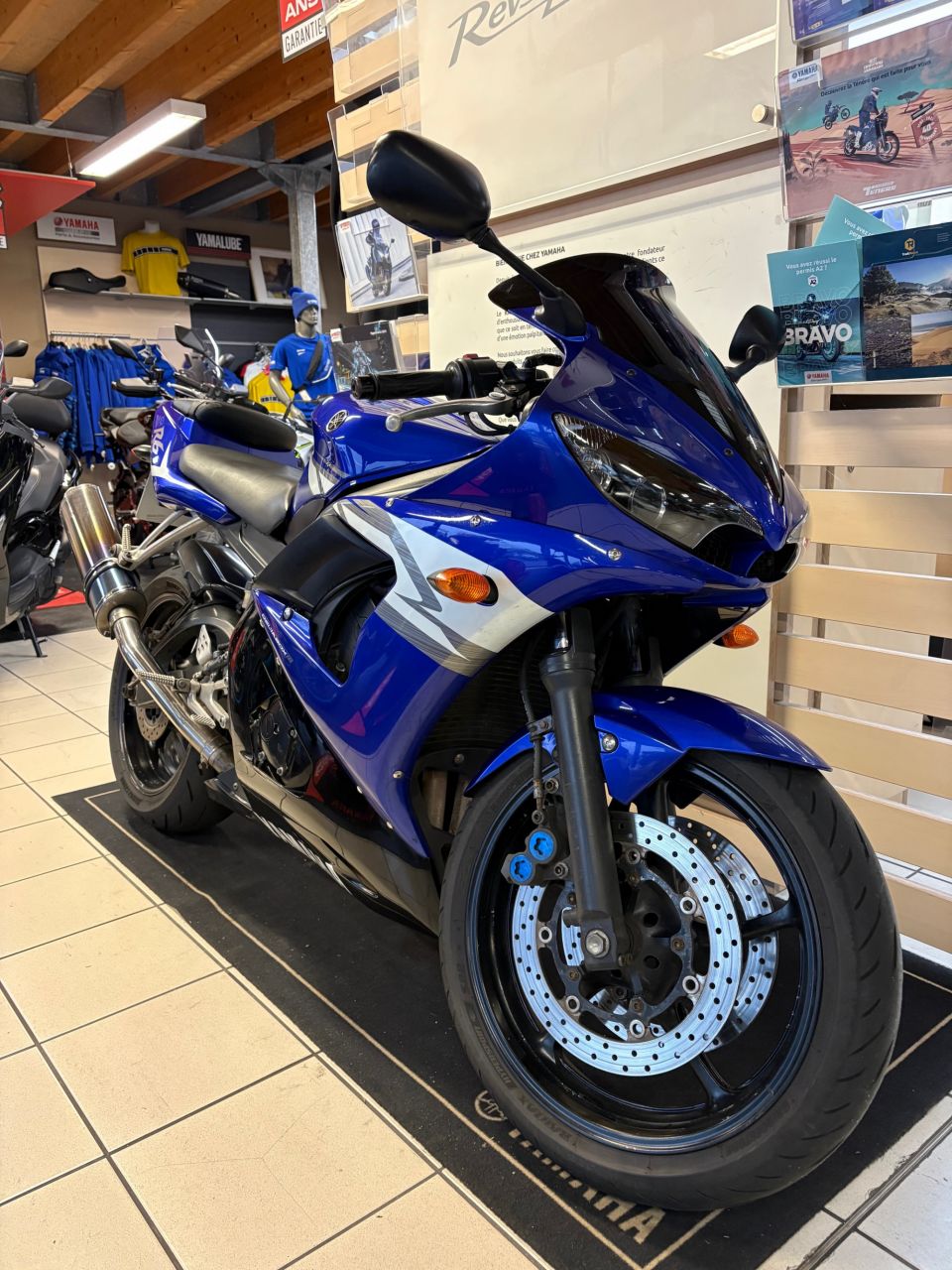 YAMAHA YZF-R6 8