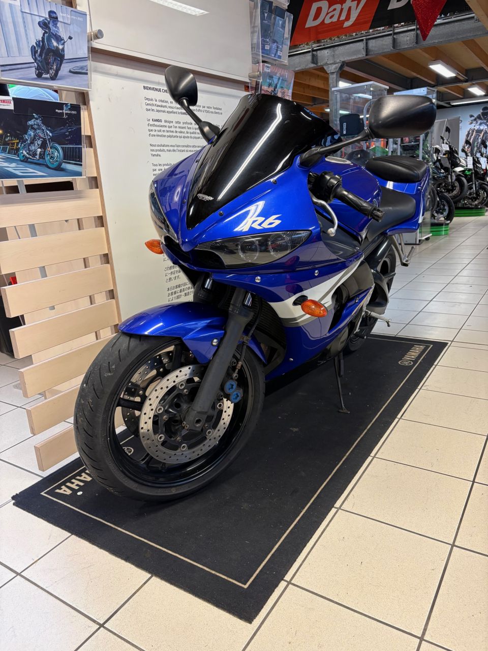 YAMAHA YZF-R6 16