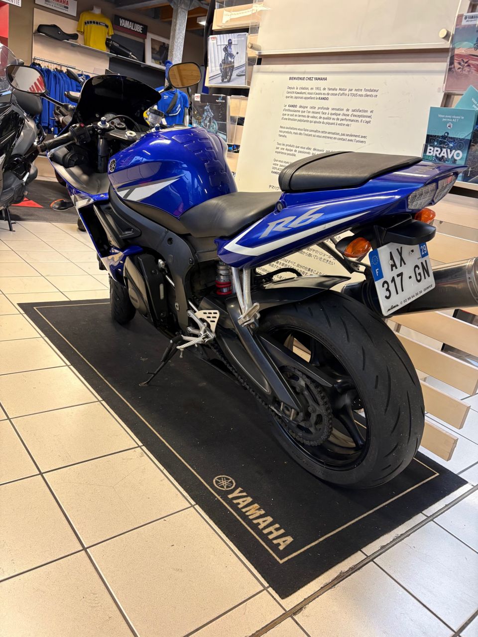 YAMAHA YZF-R6 28