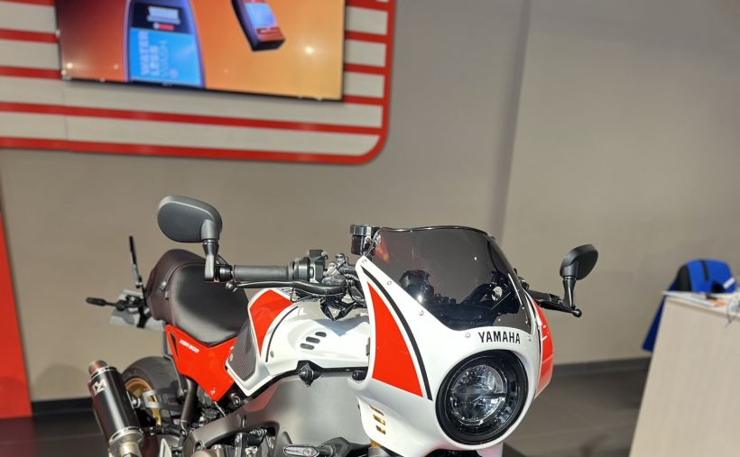 YAMAHA XSR 900 0