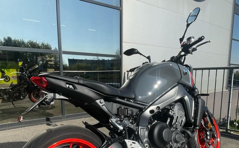 YAMAHA MT-09 1