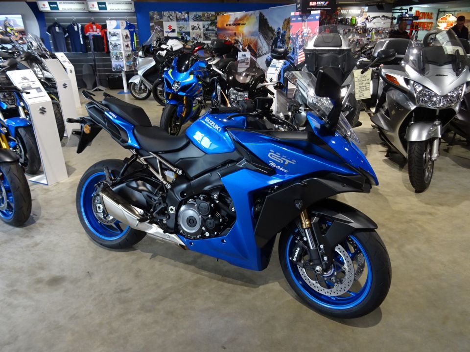 SUZUKI GSX-S 1000 GT 8