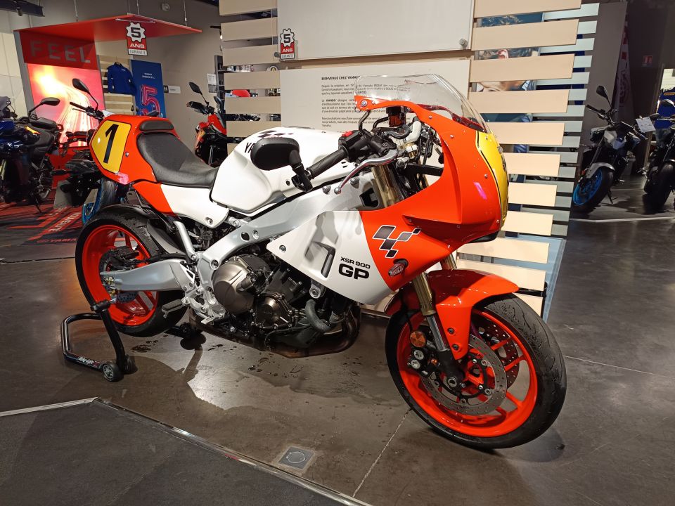 YAMAHA XSR 900 GP 3