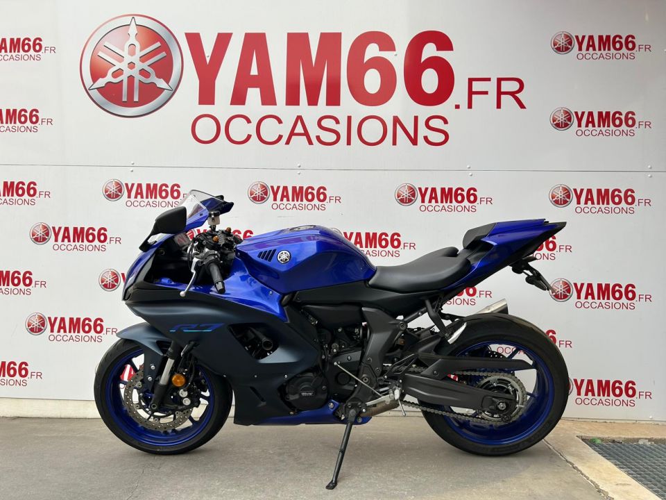 YAMAHA YZF-R7 4