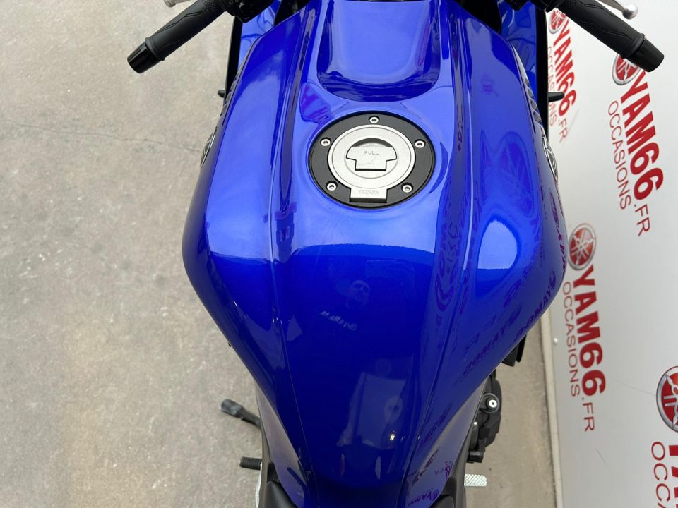 YAMAHA YZF-R7 8
