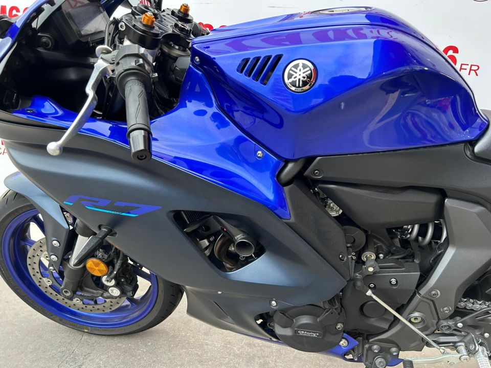 YAMAHA YZF-R7 6