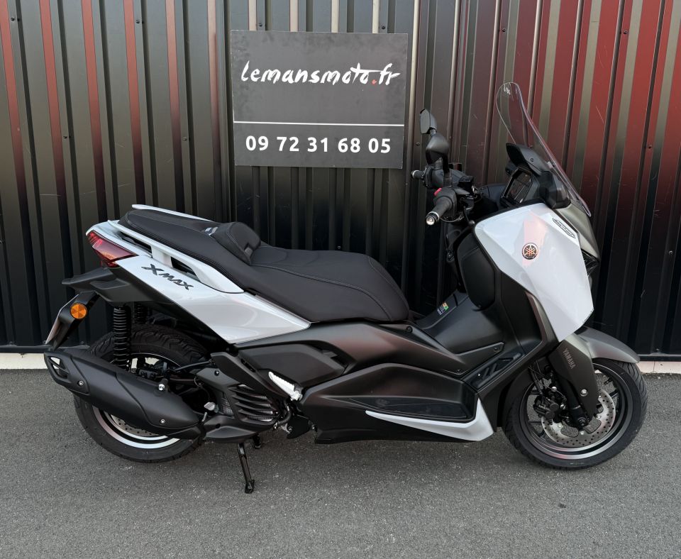 YAMAHA X-MAX 125 TECH MAX + 0