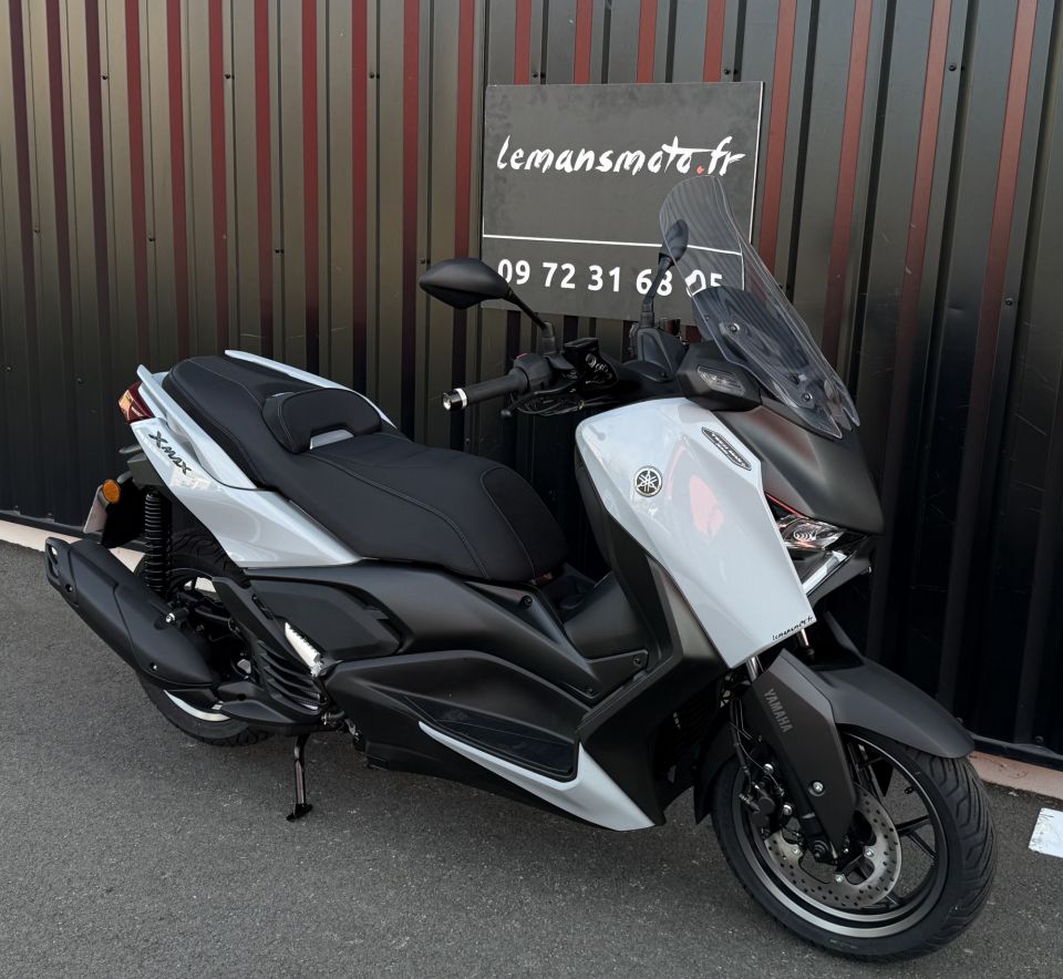 YAMAHA X-MAX 125 TECH MAX + 5