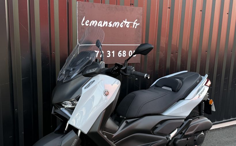 YAMAHA X-MAX 125 TECH MAX + 10