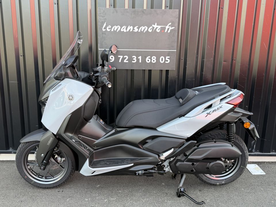 YAMAHA X-MAX 125 TECH MAX + 15