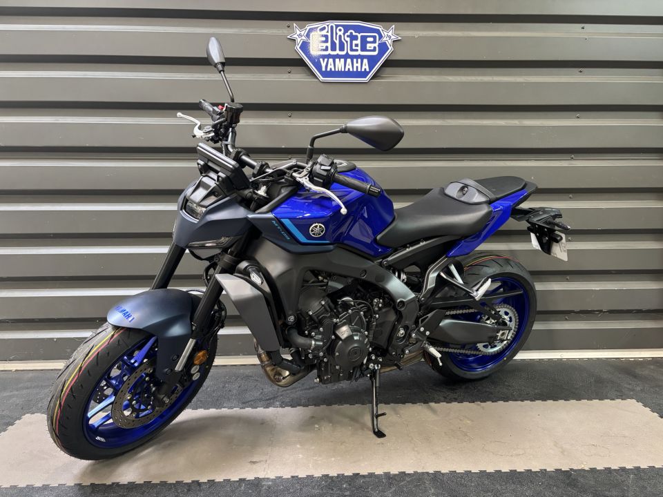 YAMAHA MT-09 3