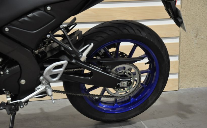 YAMAHA MT-125 9