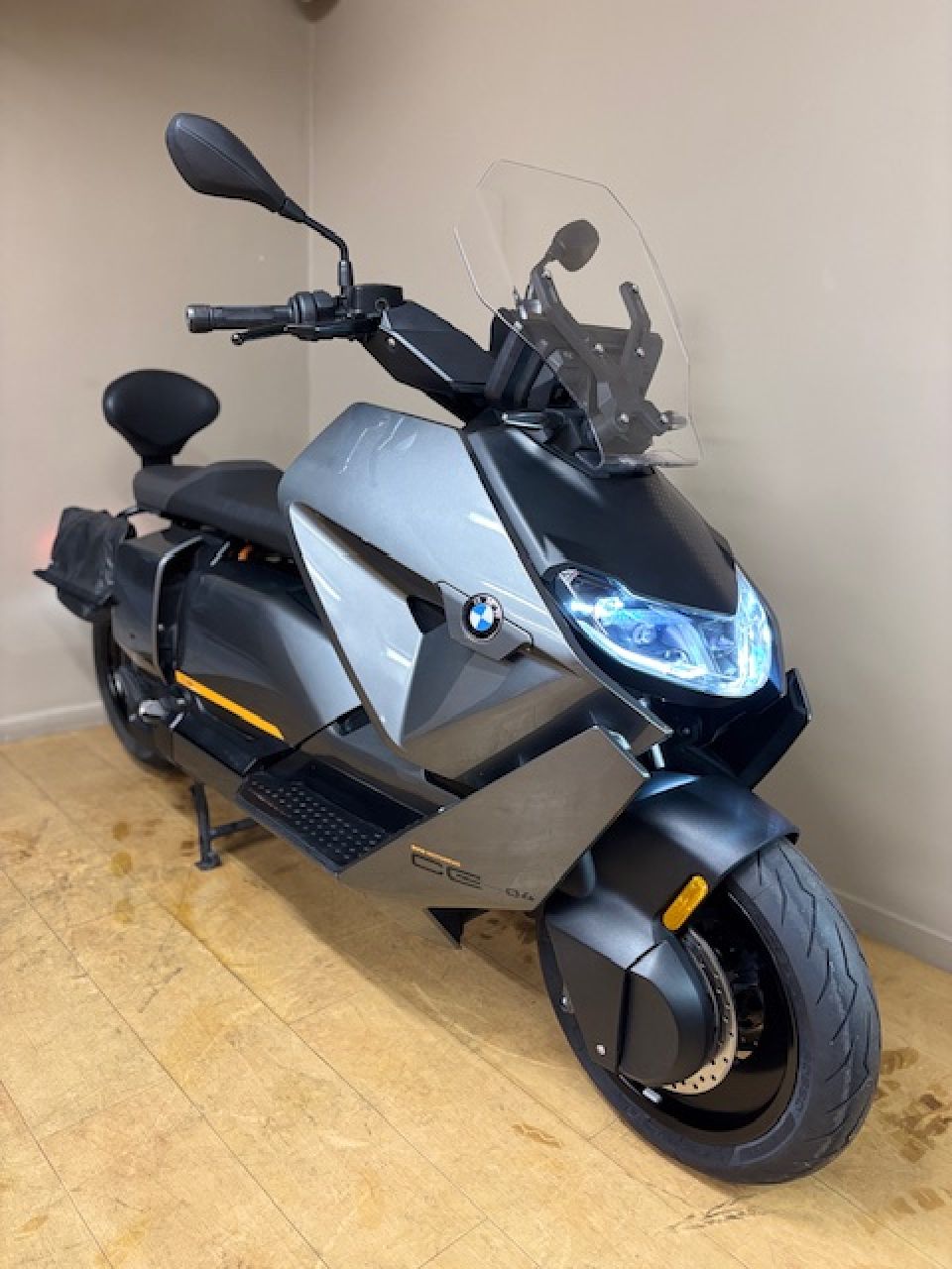 BMW CE 04 AVANTGARDE 1