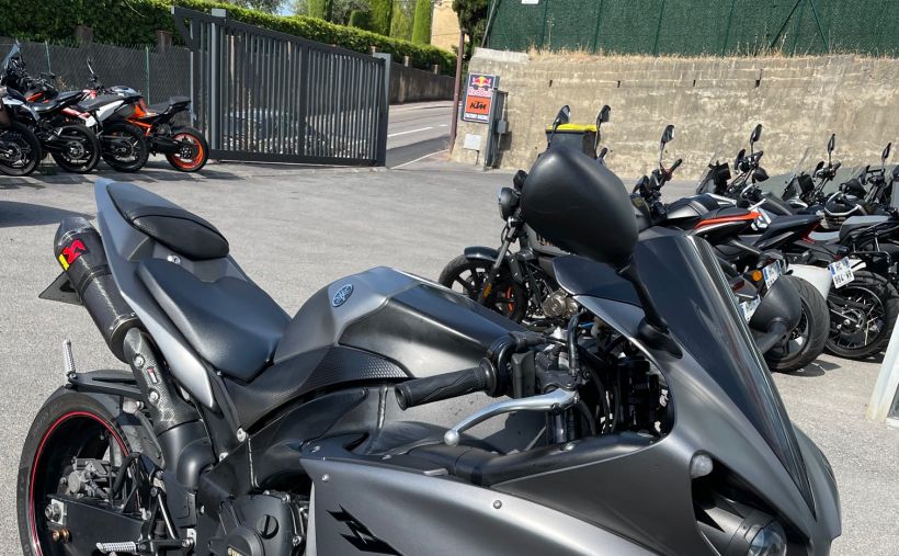 YAMAHA YZF 1000 R1 0
