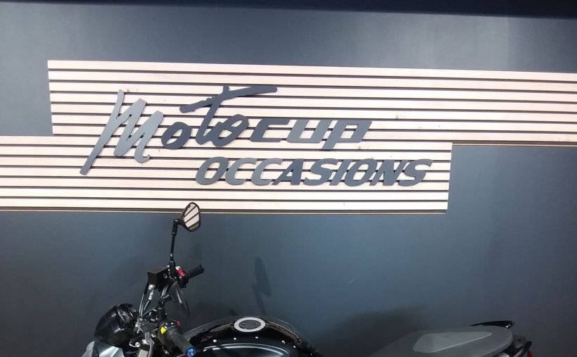 SUZUKI GLADIUS 650 2