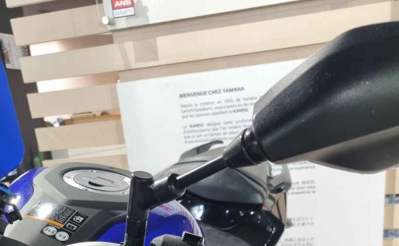 YAMAHA MT-03 6