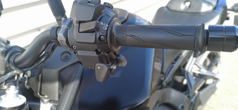 YAMAHA MT-09 Y-AMT 35 KW 25