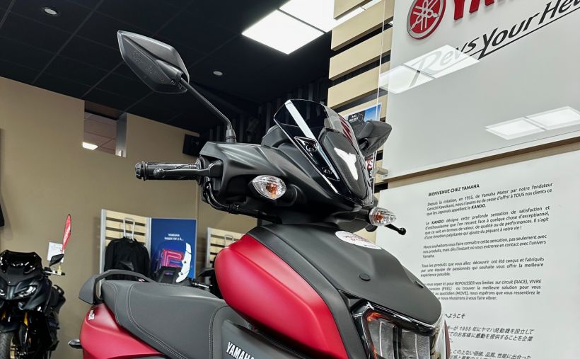 YAMAHA RayZR 125 1