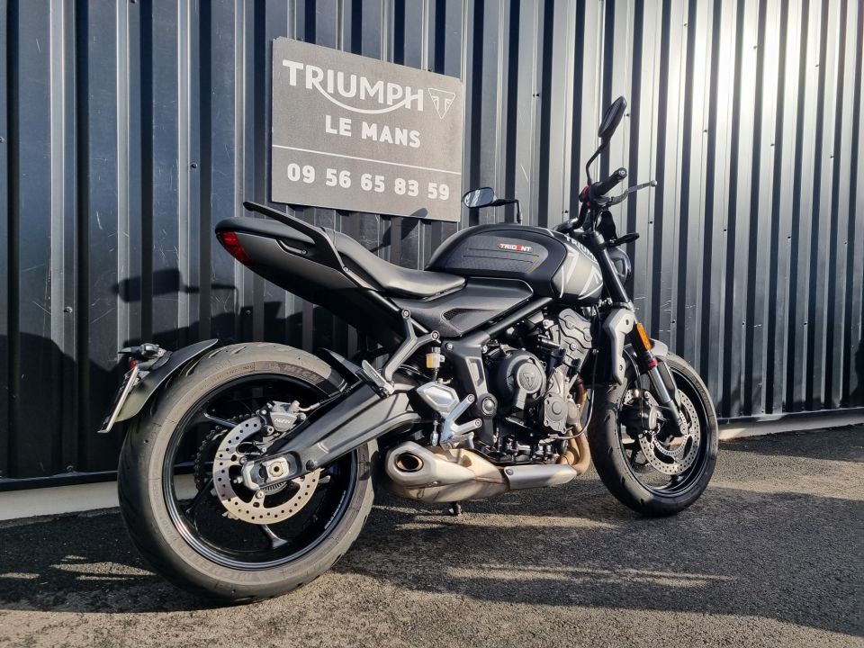 TRIUMPH TRIDENT 660 10