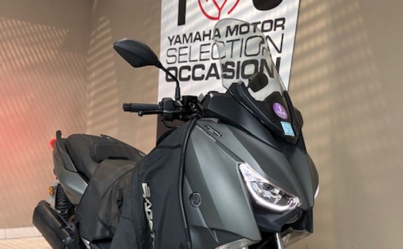 YAMAHA XMAX 300 Tech Max 1
