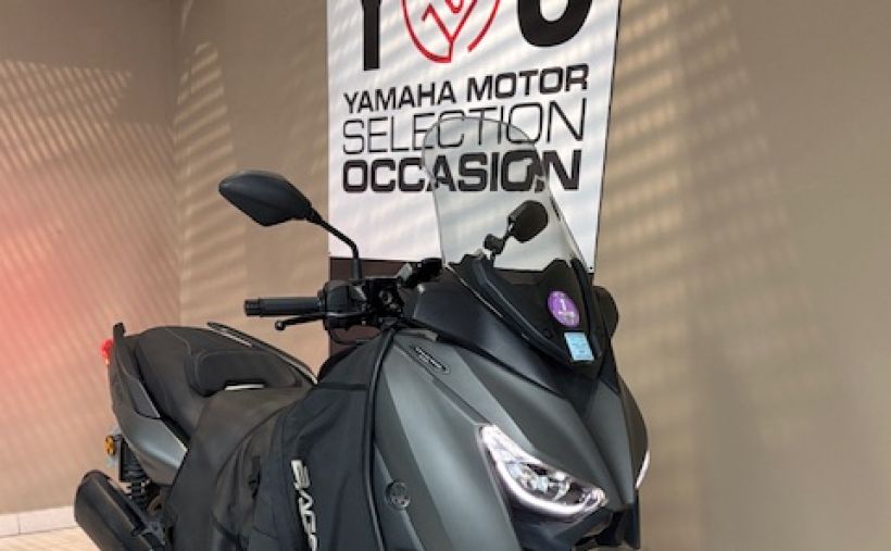 YAMAHA XMAX 300 Tech Max 4