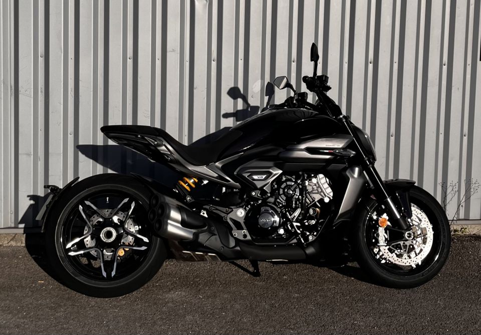 DUCATI X-DIAVEL V4 0