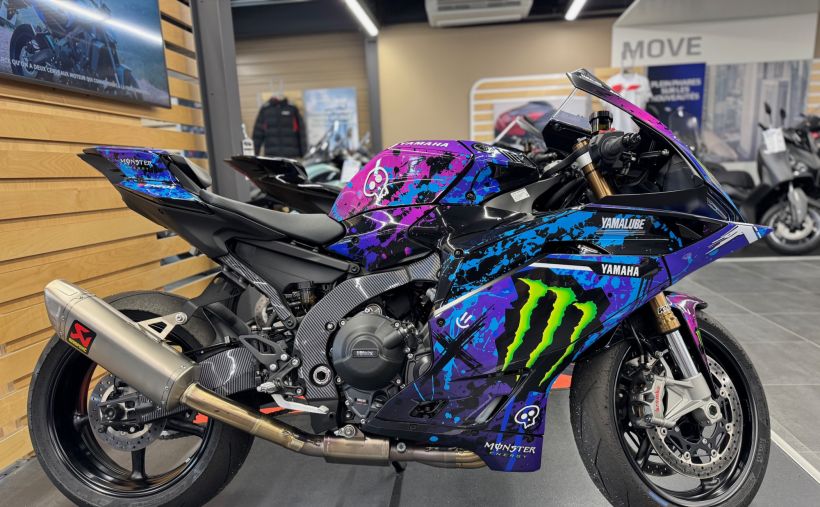 YAMAHA R9 4