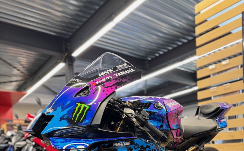 YAMAHA R9 8