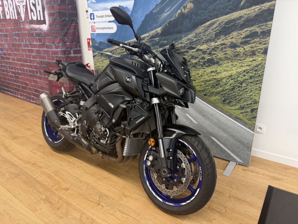 YAMAHA MT-10 2