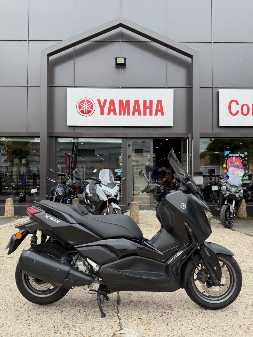 YAMAHA XMAX 300 Tech Max 1