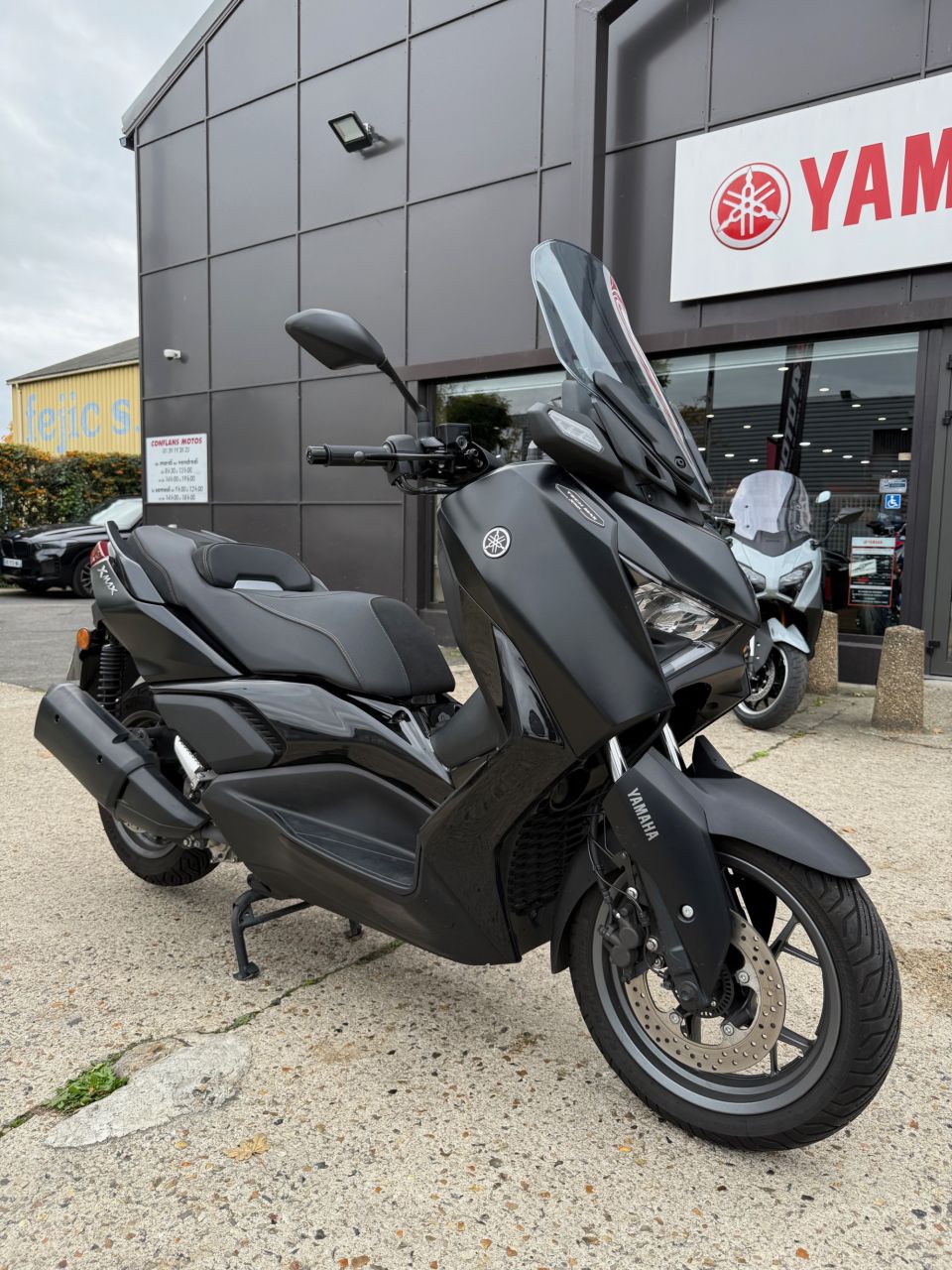 YAMAHA XMAX 300 Tech Max 4