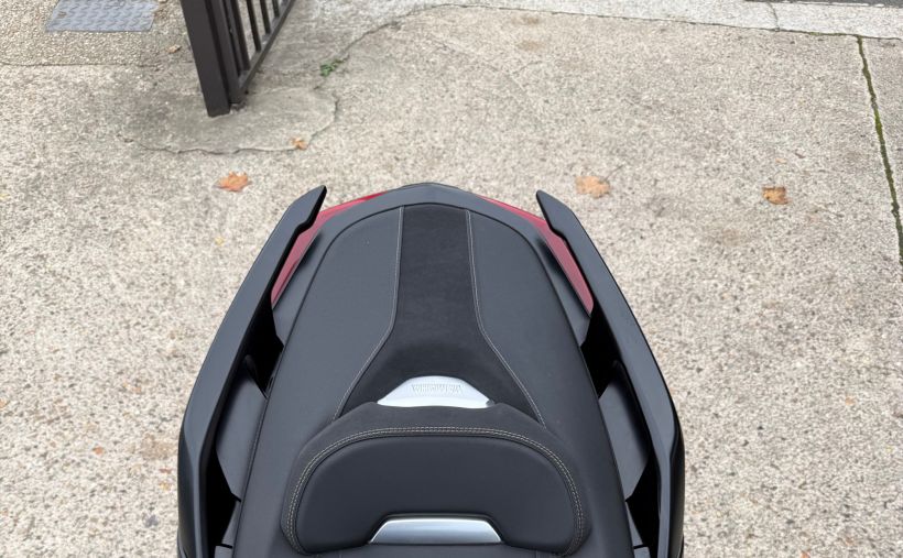 YAMAHA XMAX 300 Tech Max 6
