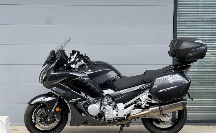 YAMAHA FJR 1300 AE 3