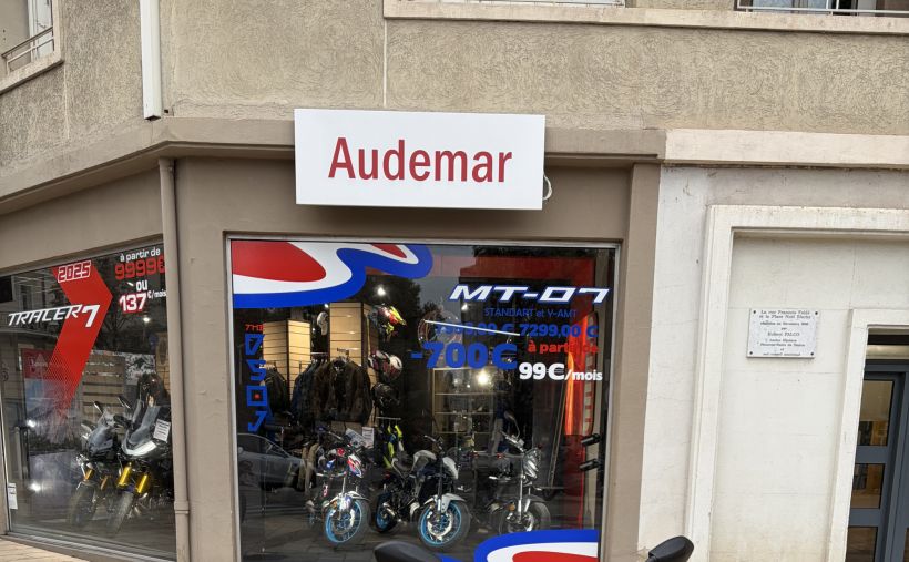 YAMAHA MT-09  Y-AMT 0