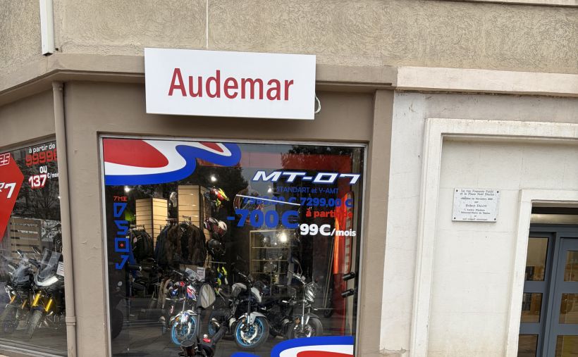YAMAHA MT-09  Y-AMT 9