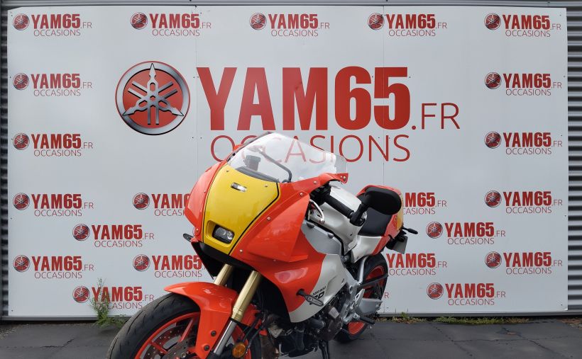 YAMAHA XSR 900 GP 4