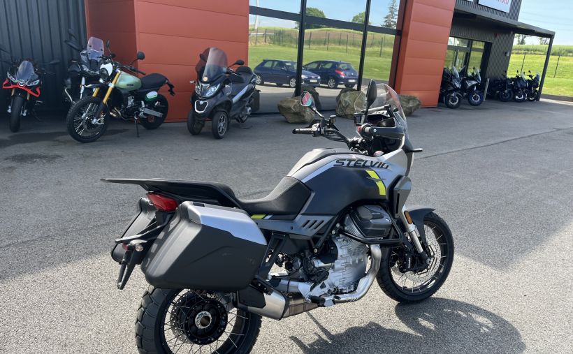 MOTO GUZZI STELVIO 2