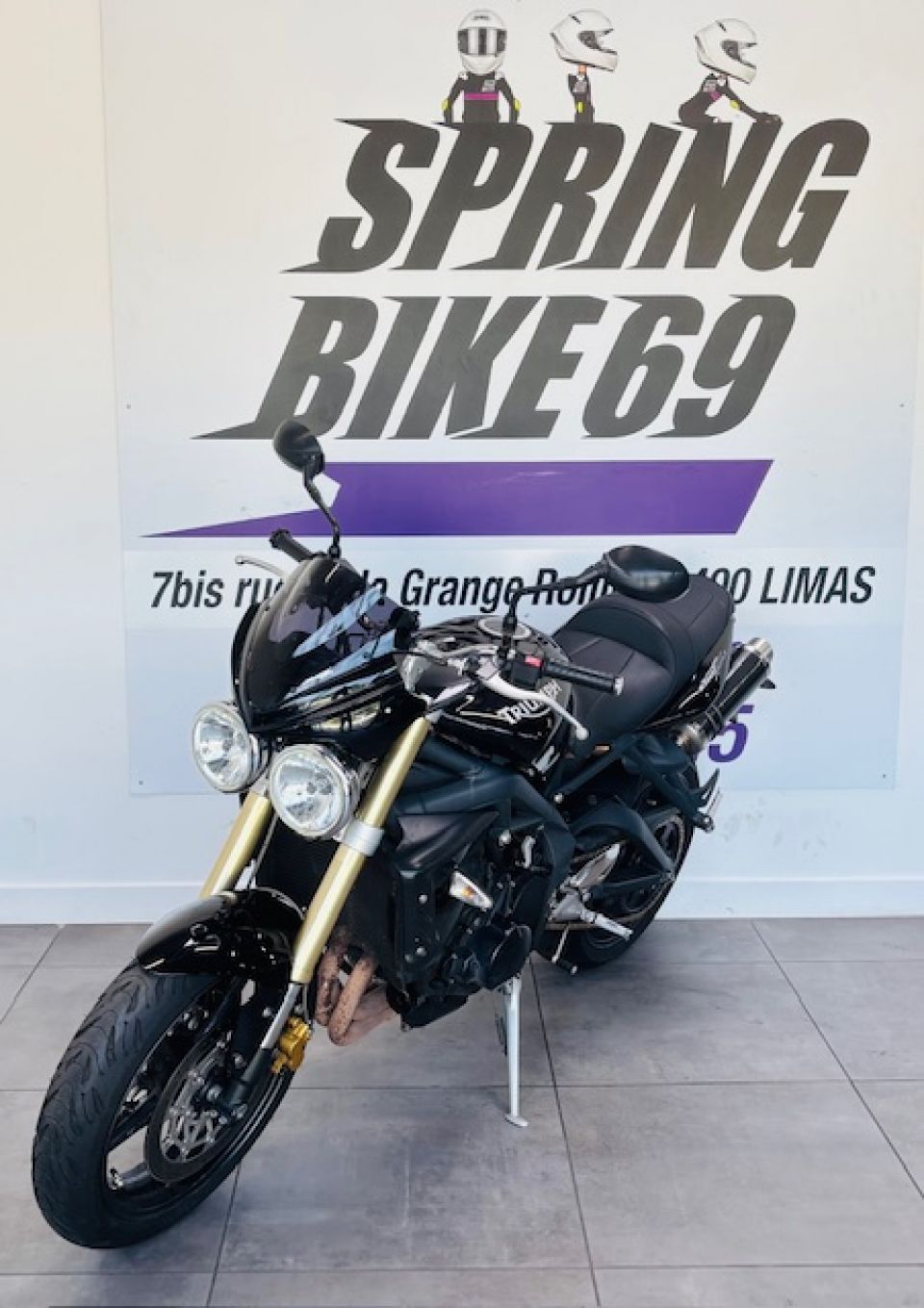 TRIUMPH STREET TRIPLE 675 2