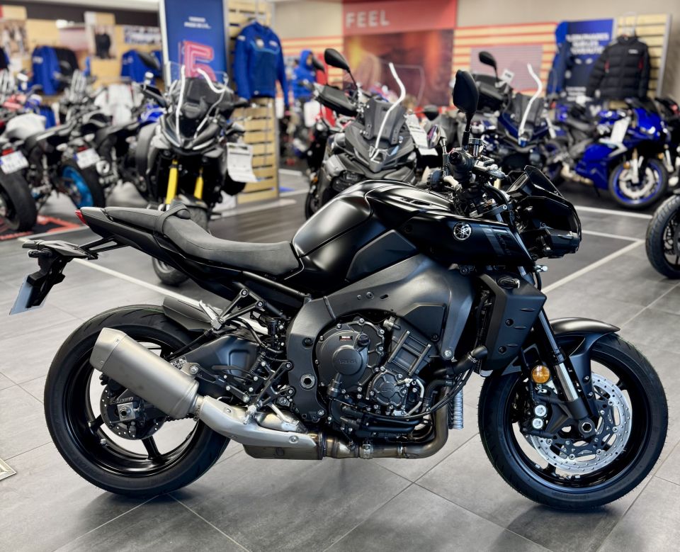 YAMAHA MT-10 4