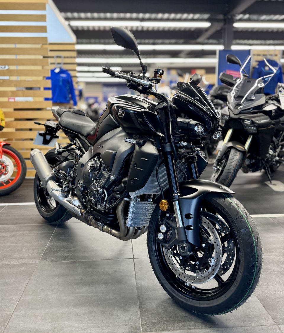 YAMAHA MT-10 0