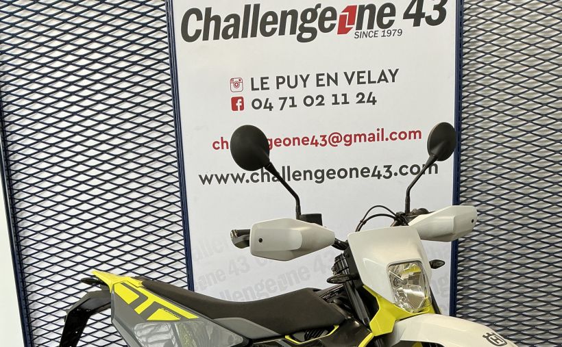 HUSQVARNA 701 SUPERMOTO 12
